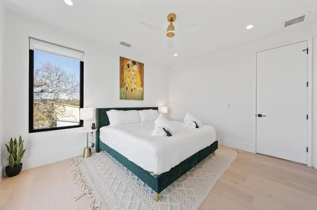 Wander Austin Oakhaven #146