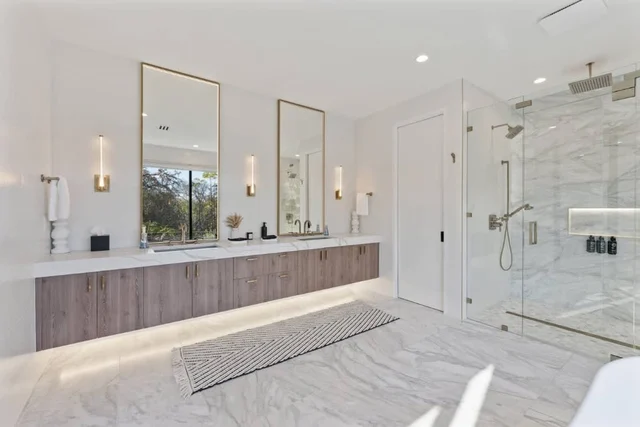 Wander Austin Oakhaven #170