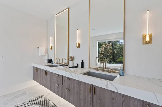 Wander Austin Oakhaven #165