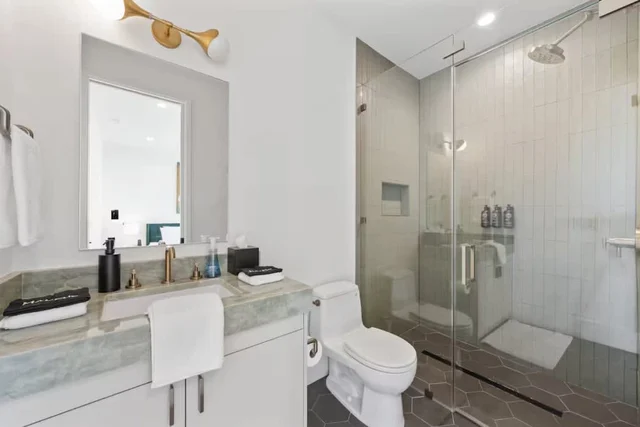 Wander Austin Oakhaven #162