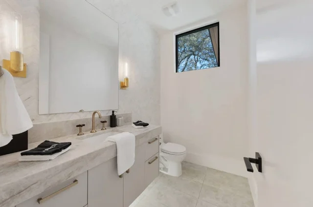 Wander Austin Oakhaven #161