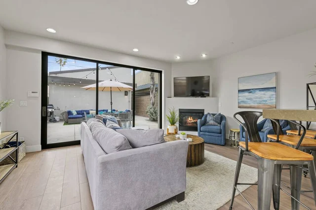 1328 Thomas Ave V2 #52