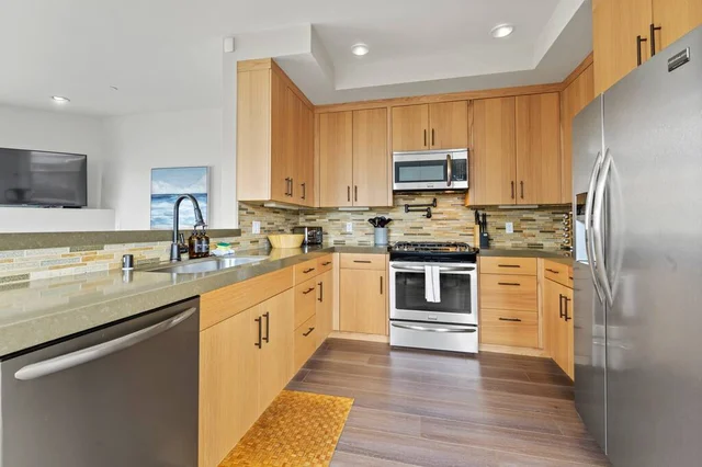 1328 Thomas Ave V2 #17