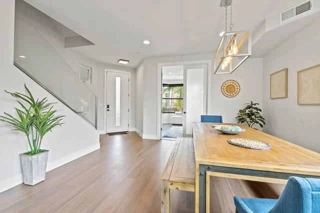 1328 Thomas Ave V2 #36