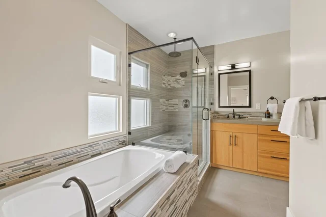 1328 Thomas Ave V2 #34