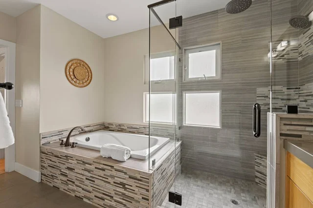 1328 Thomas Ave V2 #27