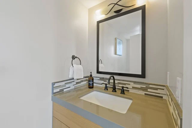 1328 Thomas Ave V2 #31