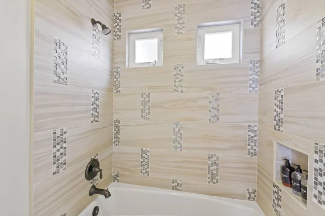 1328 Thomas Ave V2 #29