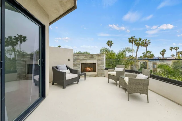 1328 Thomas Ave V2 #16