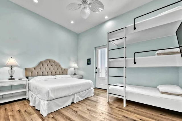 Wander Miramar Heights #121