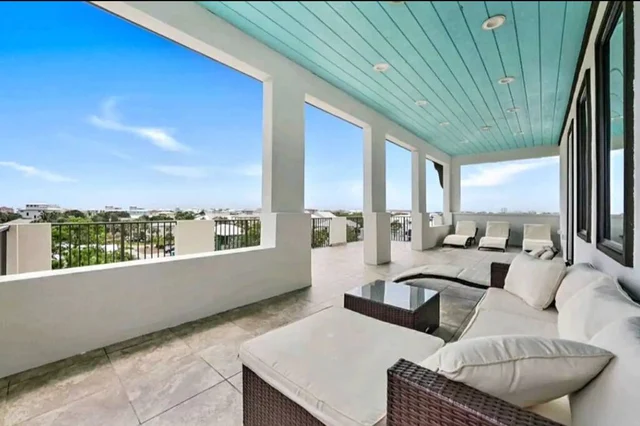 Wander Miramar Heights #132