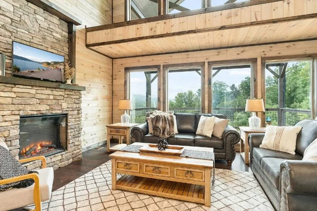 Wander Gatlinburg Creek #112