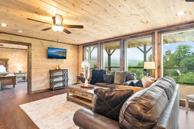 Wander Gatlinburg Creek #222