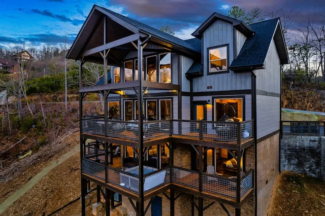 Wander Gatlinburg Creek #90