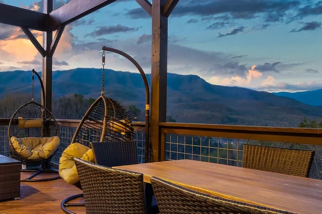 Wander Gatlinburg Creek #205