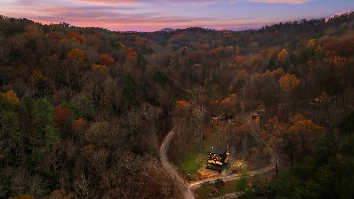 Wander Sevierville Hollow #42