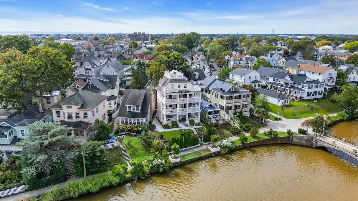 OG - 100 Lake - Full property photo 3