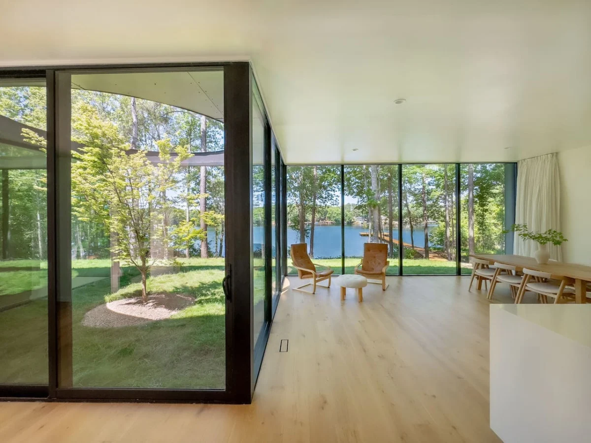 Designer's Glass Waterfront Lakehouse #75