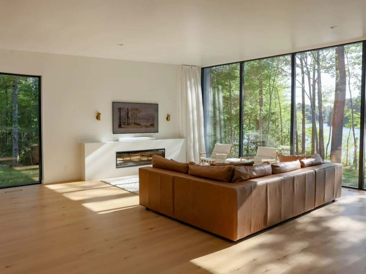 Designer's Glass Waterfront Lakehouse #80