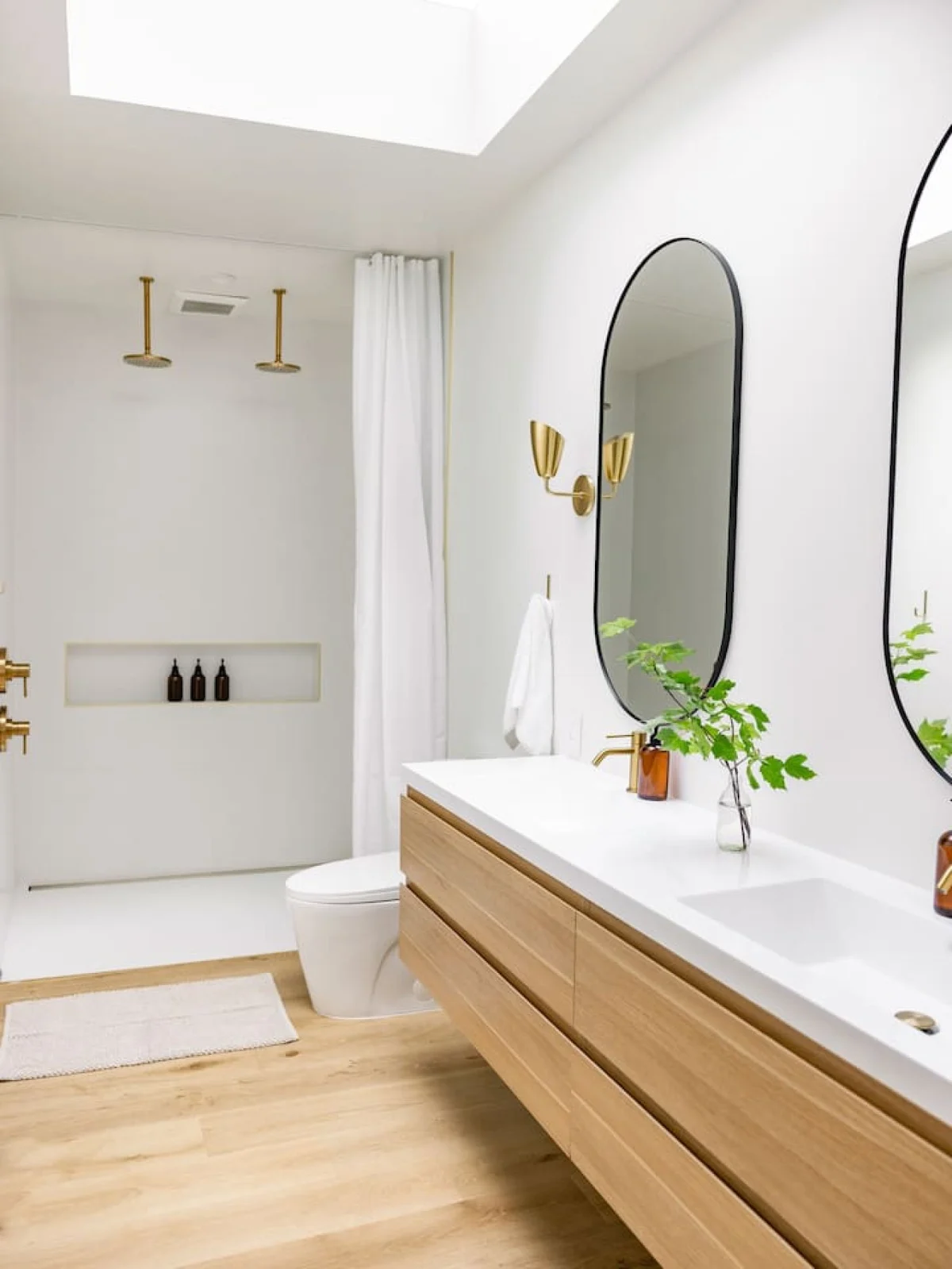 Designer's Glass Waterfront Lakehouse #77