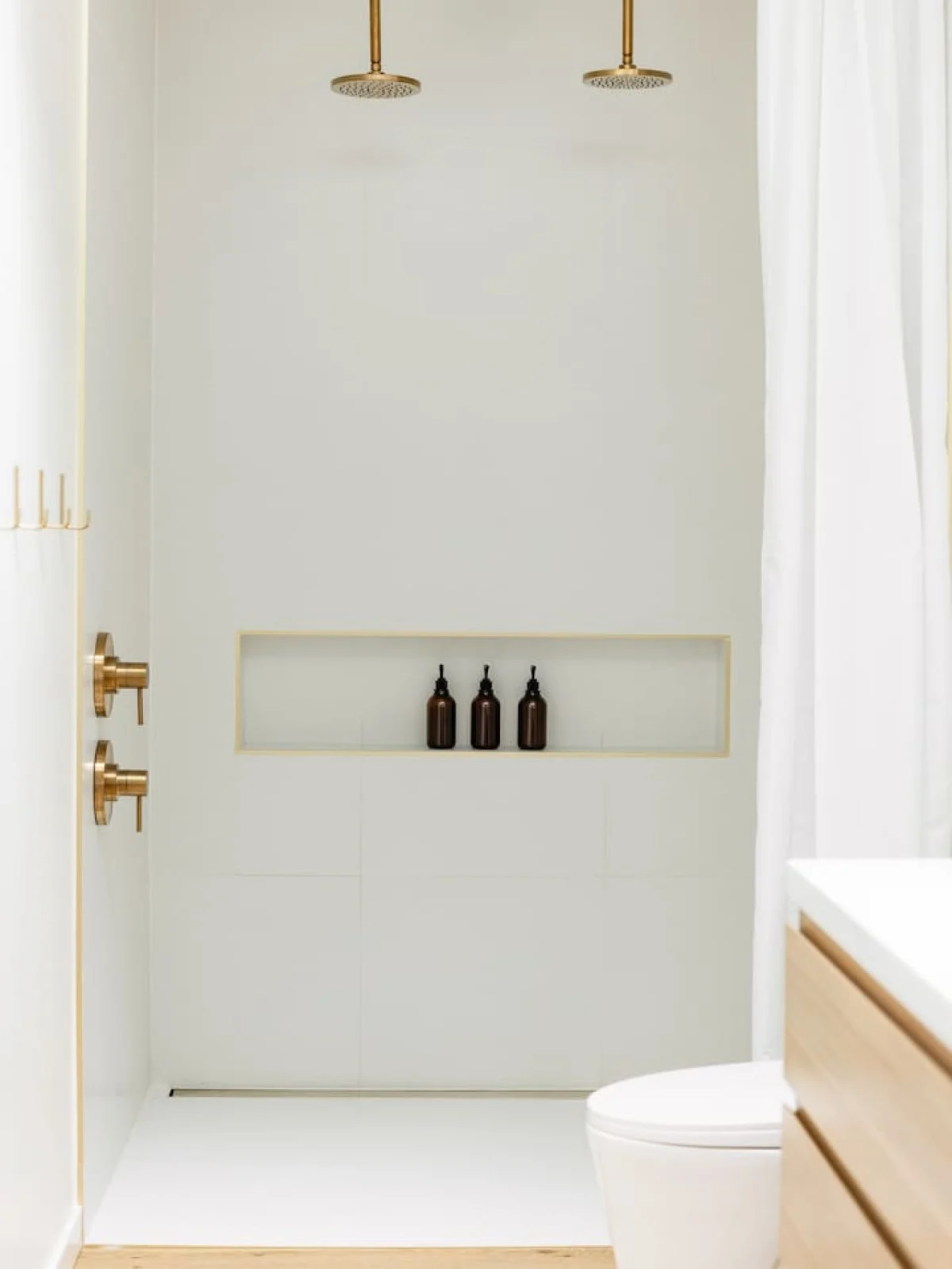 Designer's Glass Waterfront Lakehouse #66