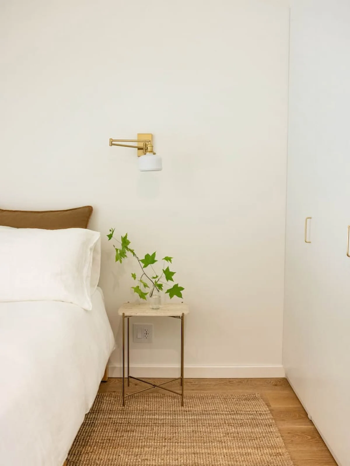 Designer's Glass Waterfront Lakehouse #73