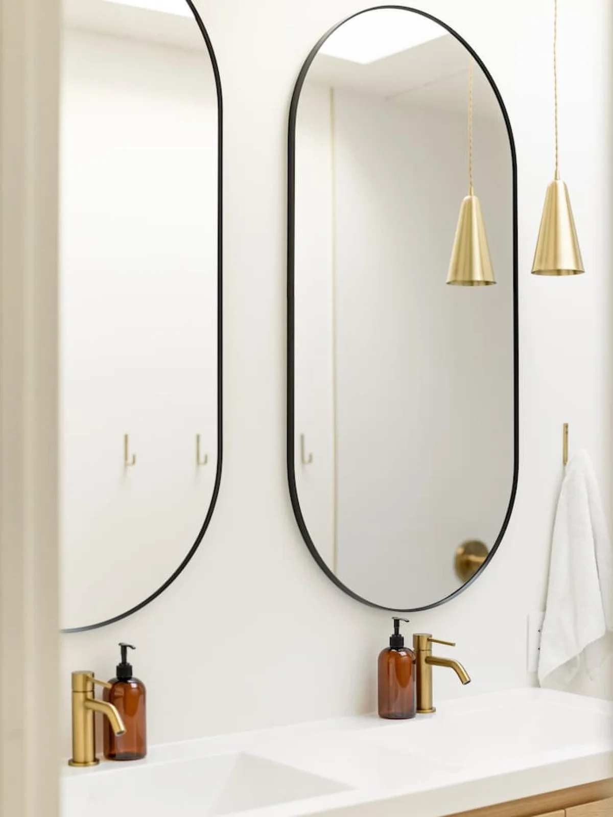 Designer's Glass Waterfront Lakehouse #87