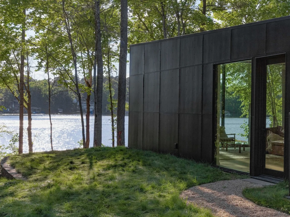 Designer's Glass Waterfront Lakehouse #72