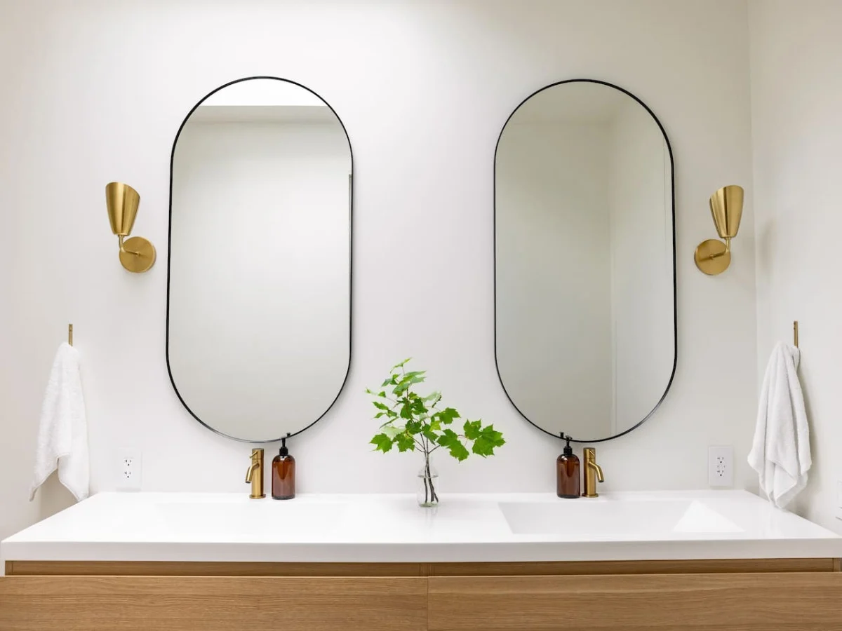 Designer's Glass Waterfront Lakehouse #93