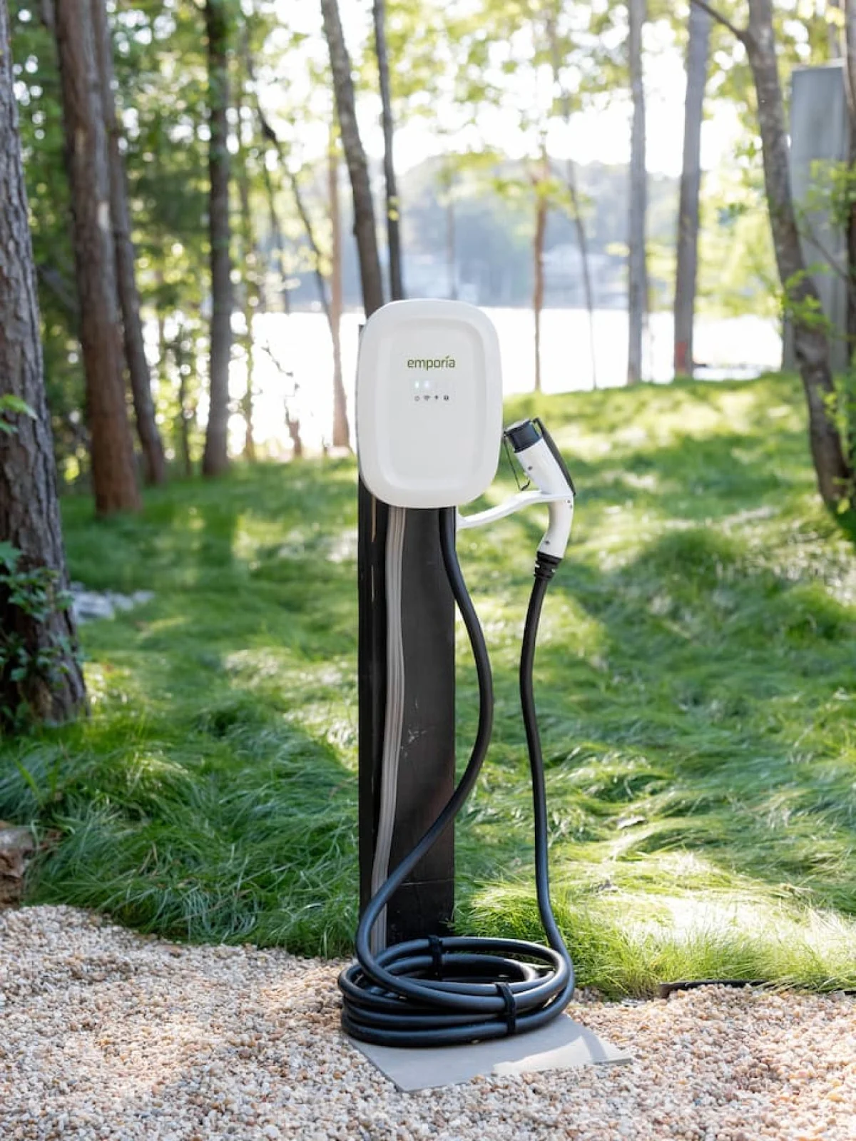 Designer's Glass Waterfront Lakehouse #103