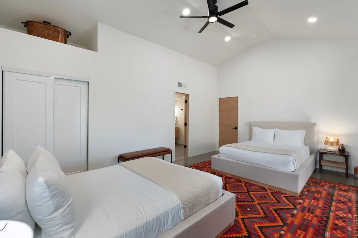 Cliffside Retreat, Hot Tub, Yoga, Views, River #135