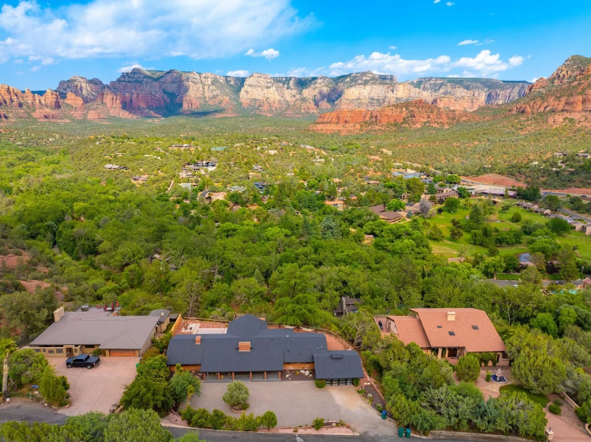 Cliffside Retreat, Hot Tub, Yoga, Views, River #127