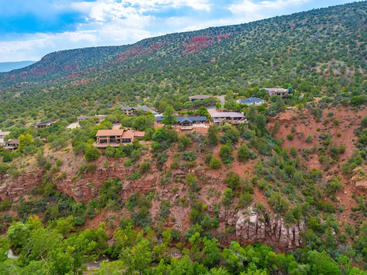 Cliffside Retreat, Hot Tub, Yoga, Views, River #125