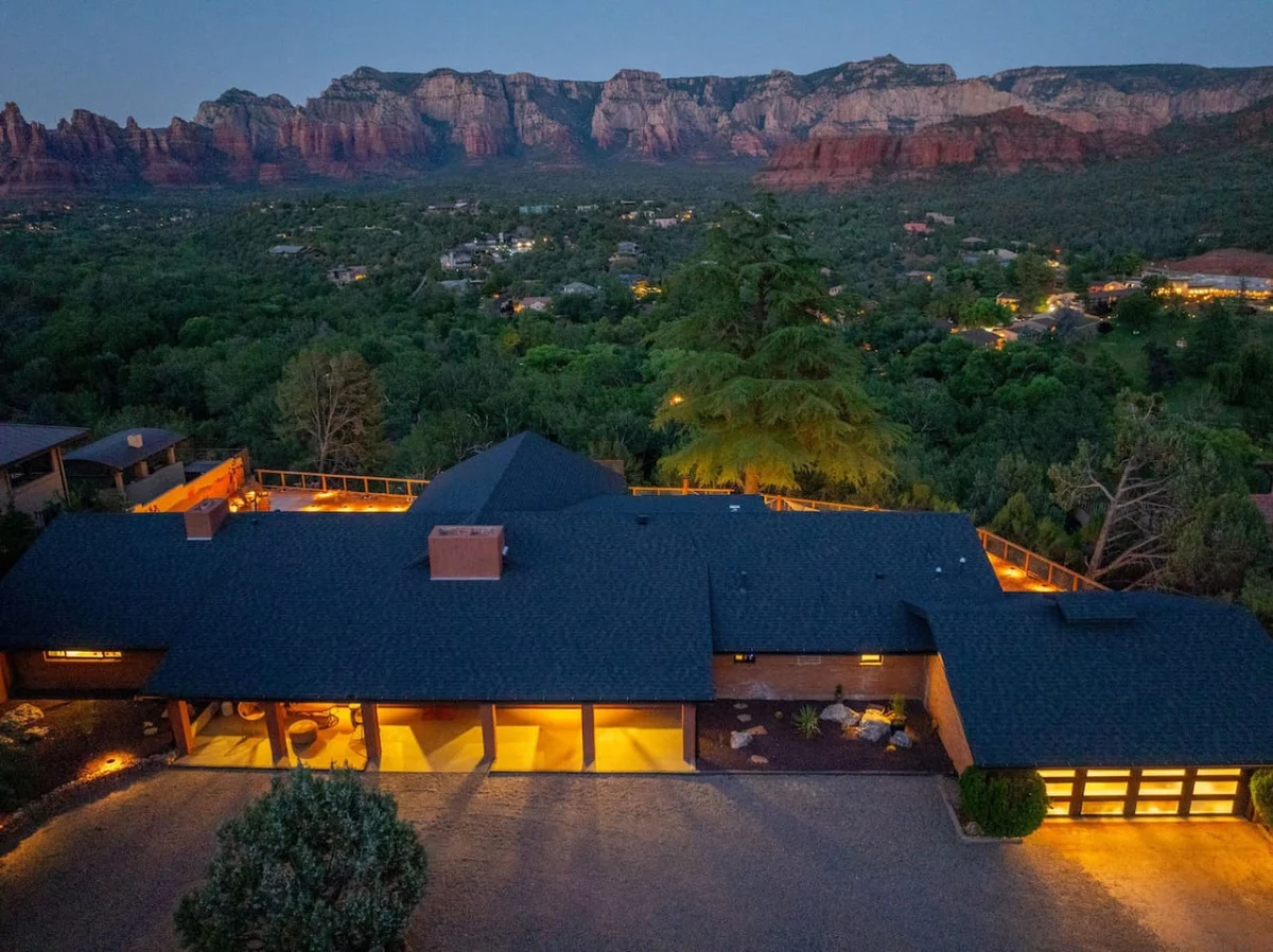 Cliffside Retreat, Hot Tub, Yoga, Views, River #157