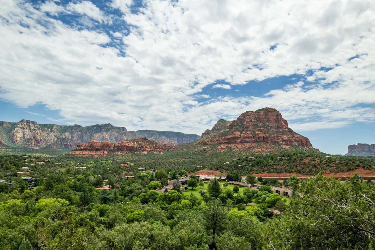 Cliffside Retreat, Hot Tub, Yoga, Views, River #151