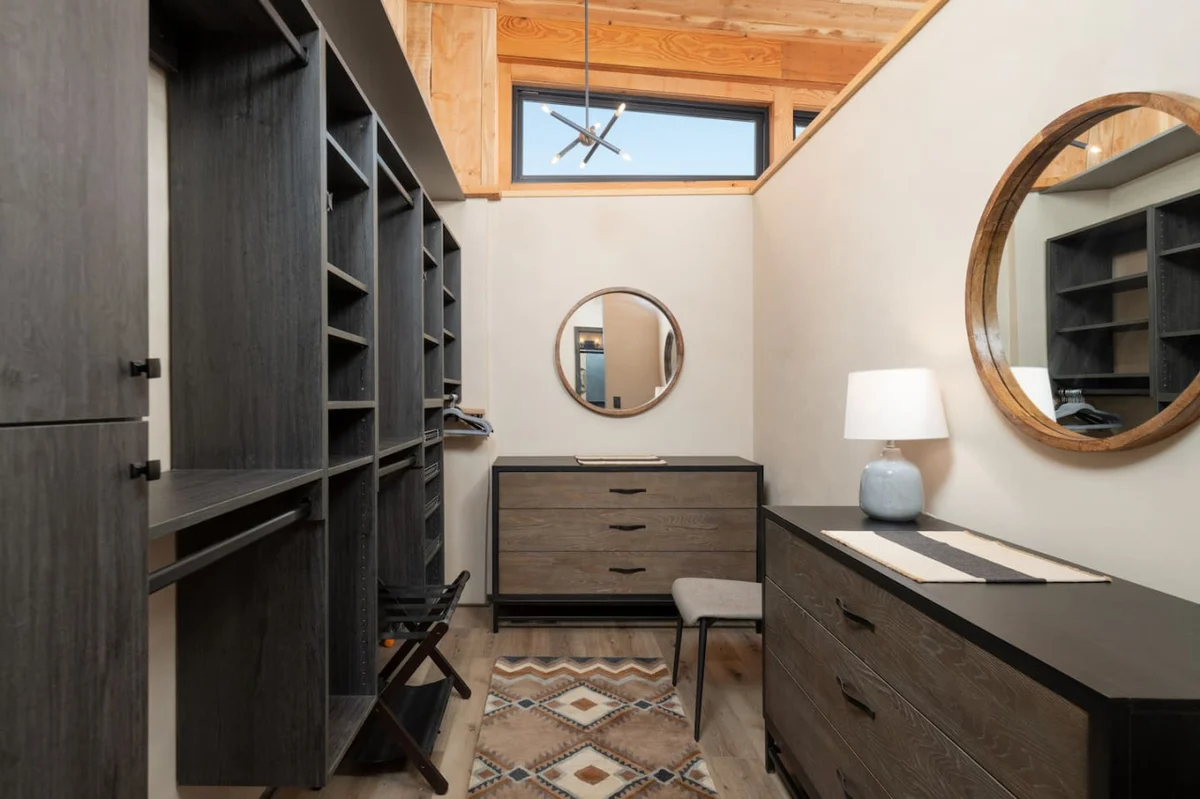 Uptown Architectural Retreat - Incredible Views, 3 Suites #65
