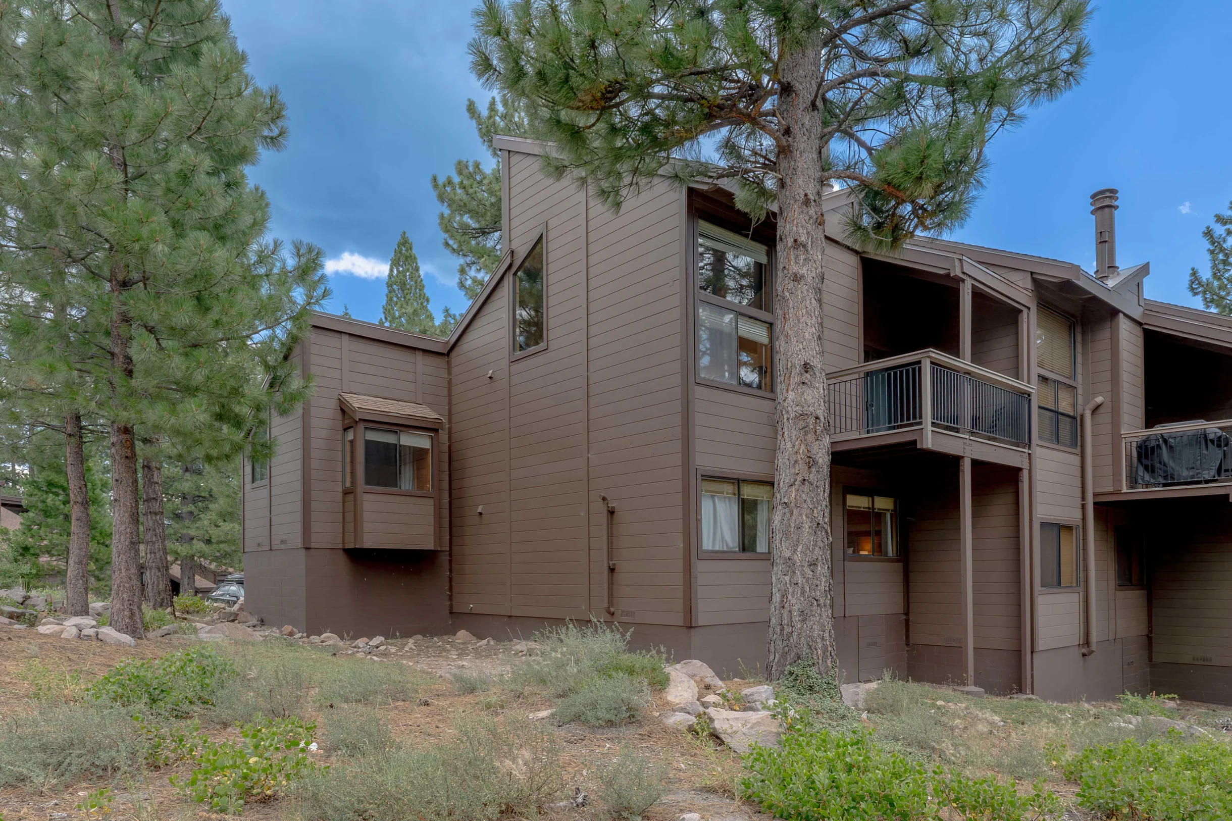 Wander Truckee Nest #76