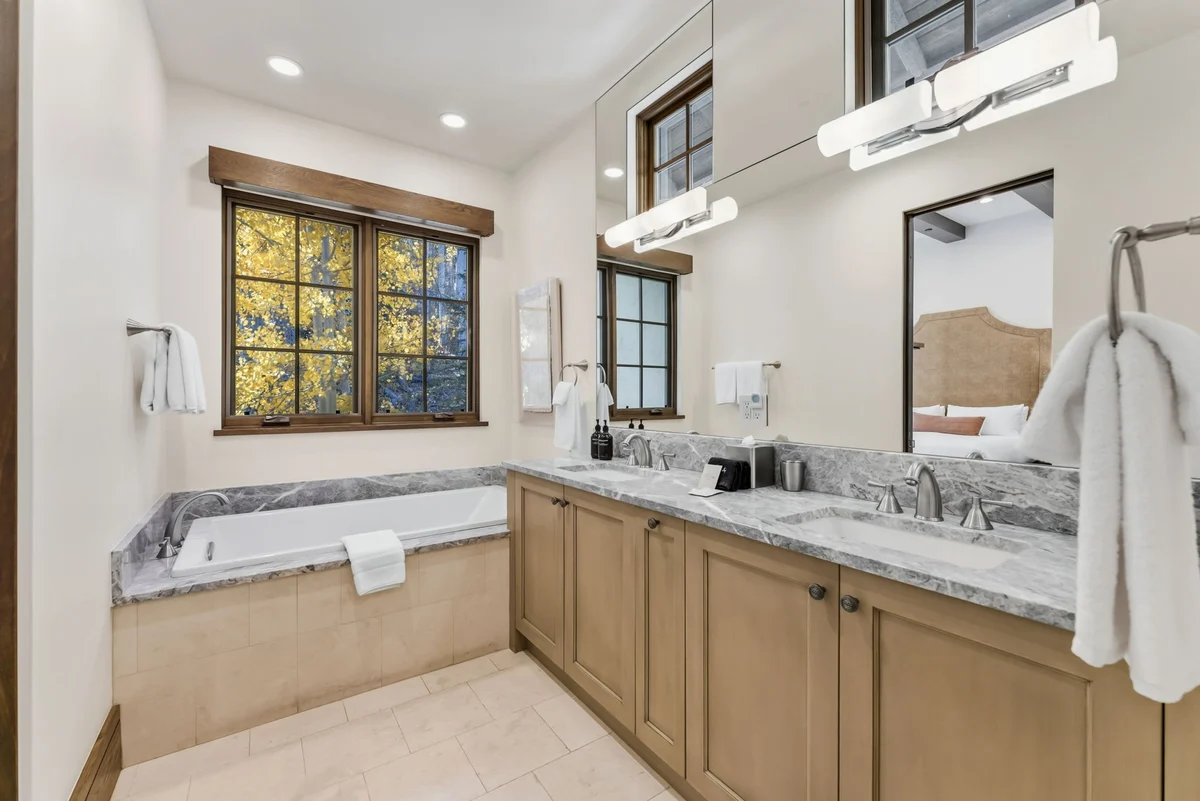 Wander Vail Retreat #78