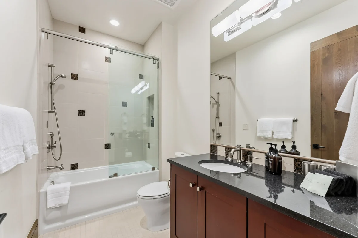 Wander Vail Retreat #64