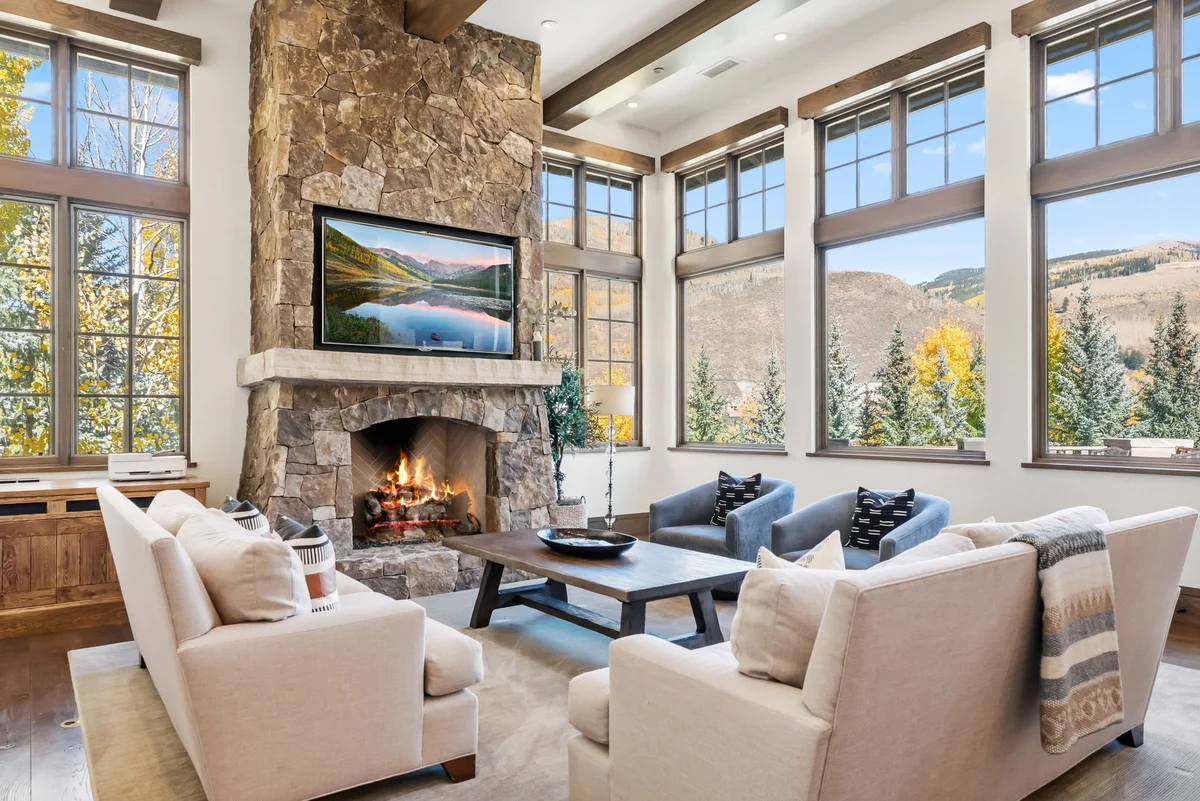 Wander Vail Retreat #100