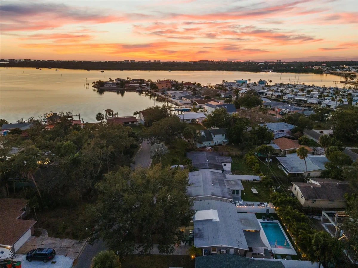 Wander St. Petersburg Shores #143