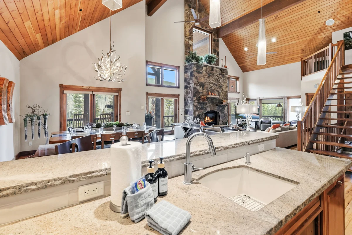 Wander Blue River Lodge #57