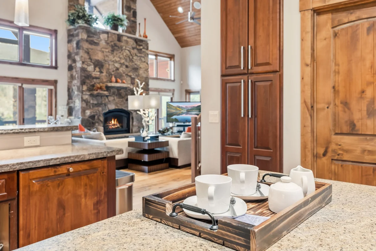 Wander Blue River Lodge #61