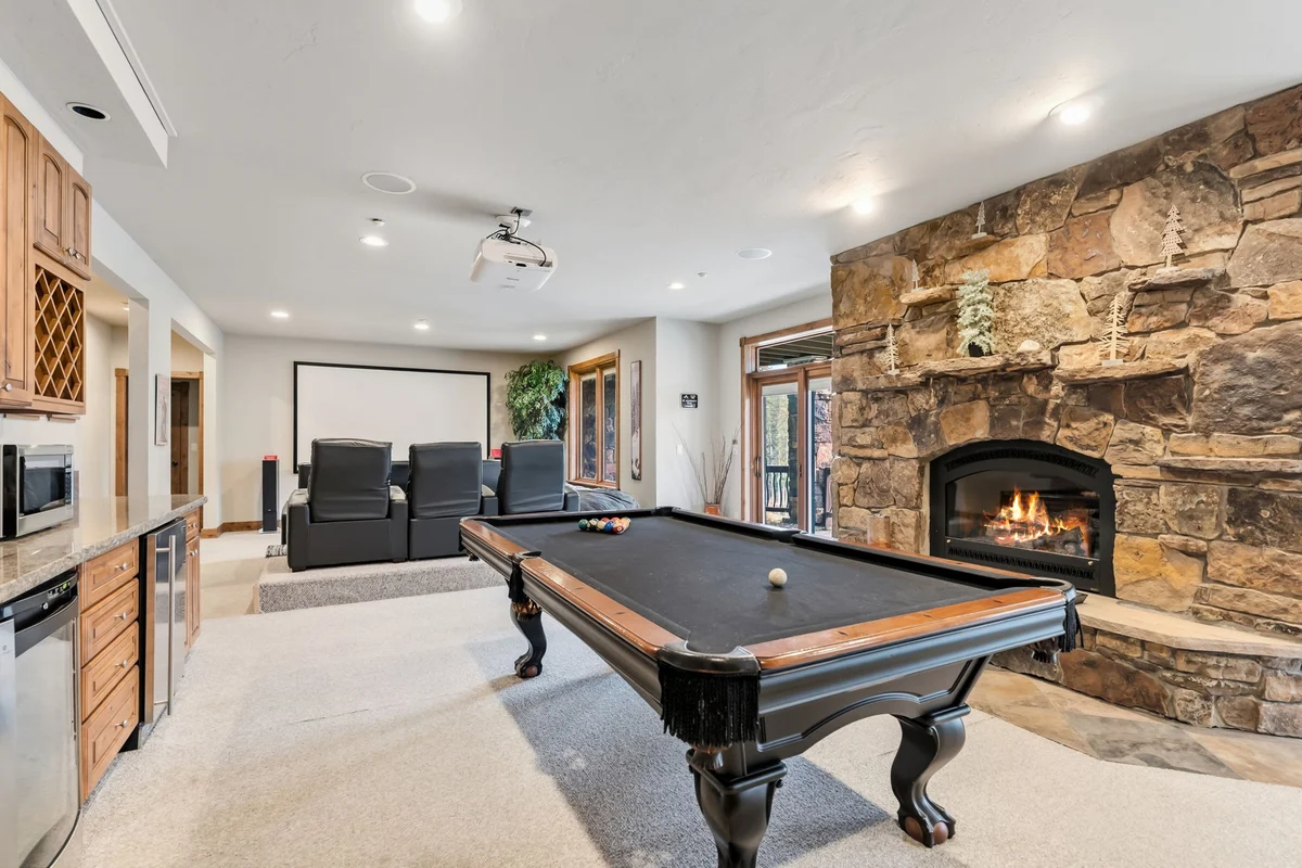 Wander Blue River Lodge #53