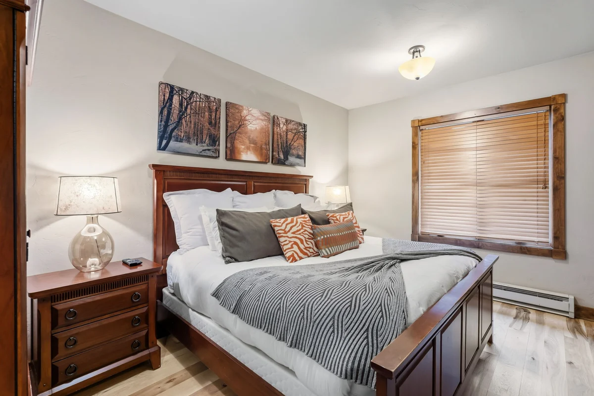 Wander Blue River Lodge #99