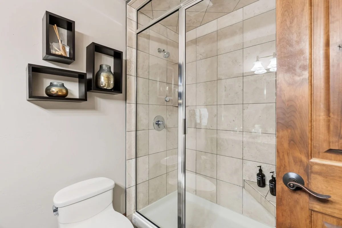 Wander Blue River Lodge #97