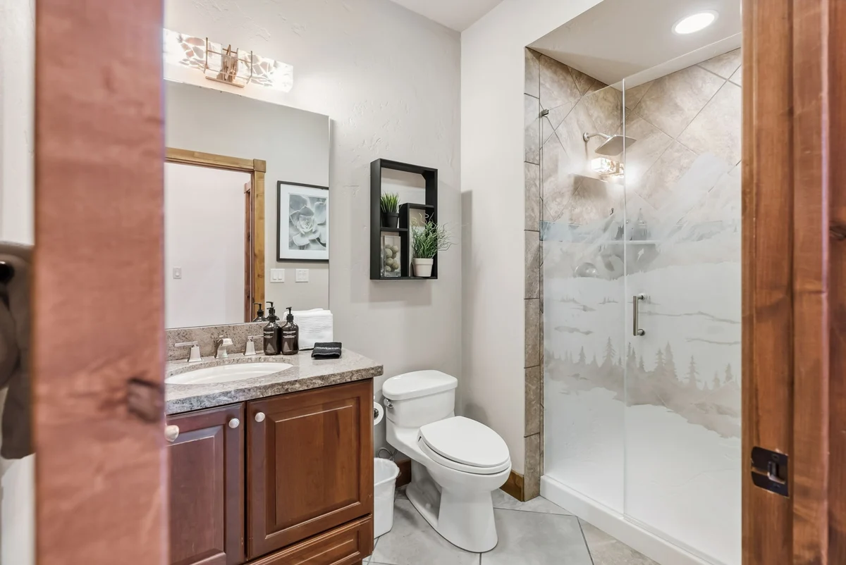 Wander Blue River Lodge #70