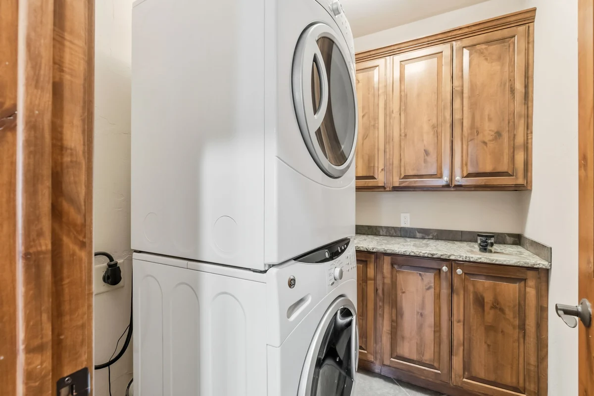 Wander Blue River Lodge #92