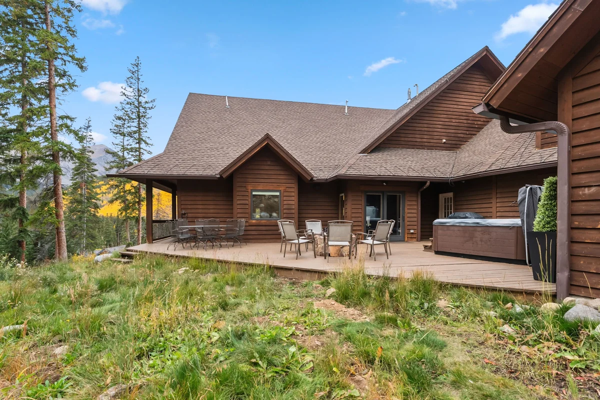 Wander Blue River Lodge #74