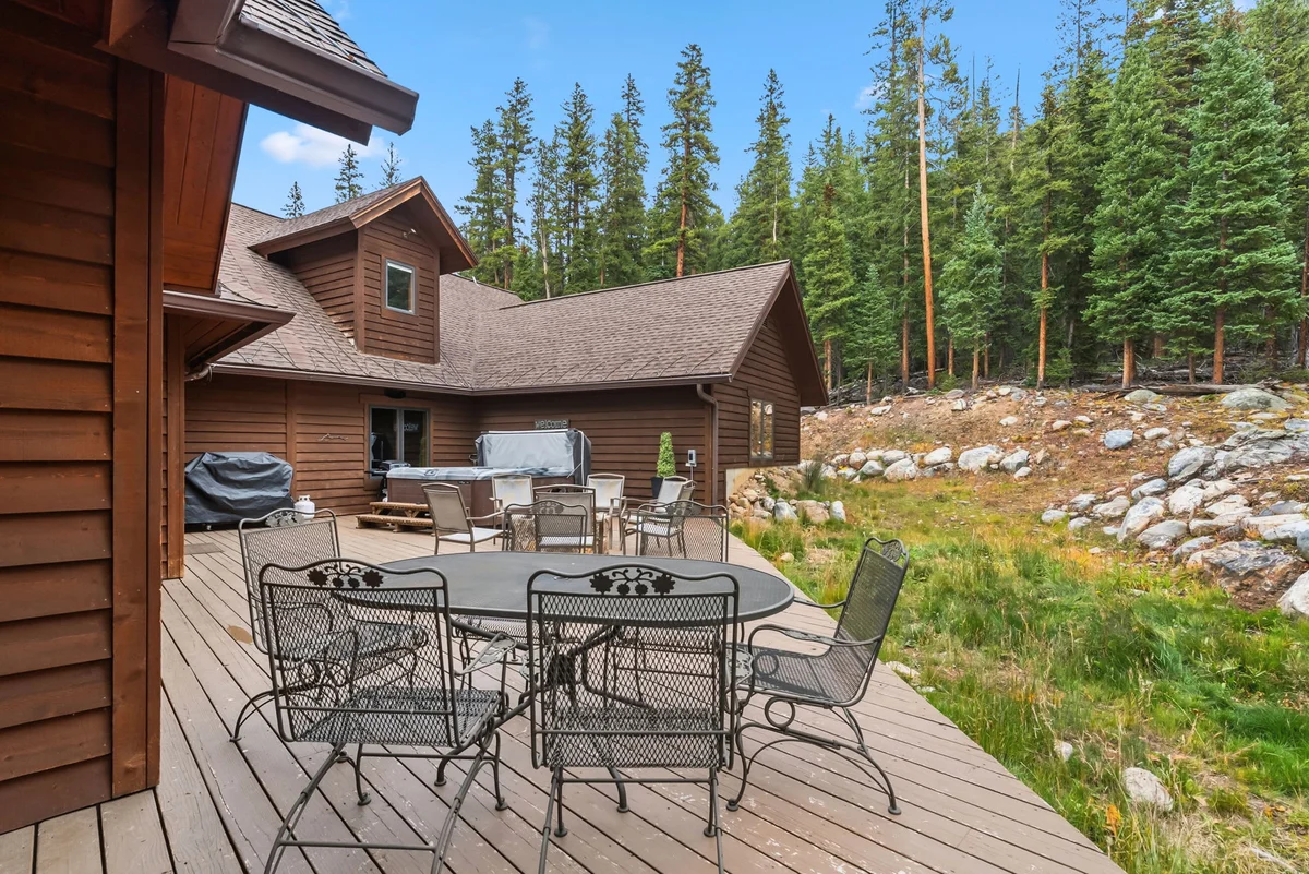 Wander Blue River Lodge #72